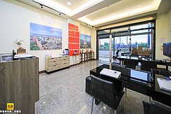 東港近行政中心l大馬路20米l黃金店面