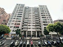 國泰商圈稀有10米大面寬店面