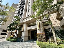 雙車位/商圈旁/百萬裝潢/獨家