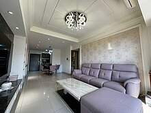 Ⓣ近左營匯河堤畔旁採光佳｜輕屋齡大三房平車♥