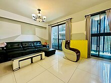 雙橡園邊間三車位美別墅