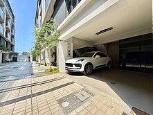 高大馥謙｜併排雙車輕屋齡｜近全新透天