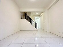 巨匠建設📍全新落成大露臺💎門口可停車💎平轉