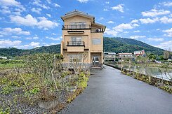 背倚山嵐．庭院+獨立浴池田園農舍