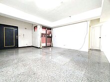 專賣鄰南紡夢時代.超大露台明亮三房車寓