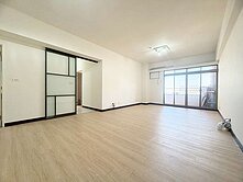 中華商圈。觀雲景觀四房平車