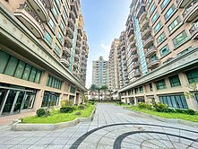 平鎮家樂福旁四季行館三房車