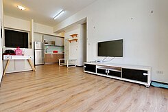 用二樓實登價1056萬來斡旋6樓採光戶附車位