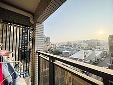 卓喬偉推薦專任｜朝東南陽光美宅｜兩房平車附裝潢