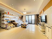 卓喬偉專任｜富宇晴光花園｜精裝大四房平車