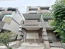 仁武稀有釋出大地坪邊間正路透天店面