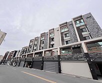 楠梓 電梯車墅｜公園第一排｜6房7衛 衛浴開窗