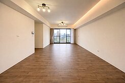 十月蜂收｜北屯朝南三房休旅車