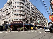 正興安路熱鬧吃市純壹樓店面