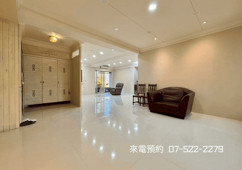 漢神巨蛋首排／大空間 平面車位／入住蛋黃區