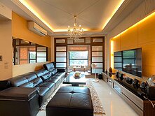 綠光四室超美裝潢～雙平面車位～勇氣小姐！