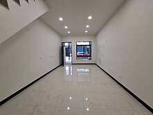 全新翻修三樓透天　潮州鬧區稀有釋出