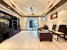 卓喬偉專任｜頭家學區｜榮興商圈邊間雙衛浴開窗大三房