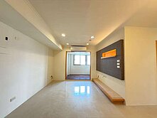 秀朗橋捷運站~力霸山河鋼骨電梯3房+車位