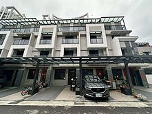 獨家大里輕屋齡4年屋｜4房前院停車別墅