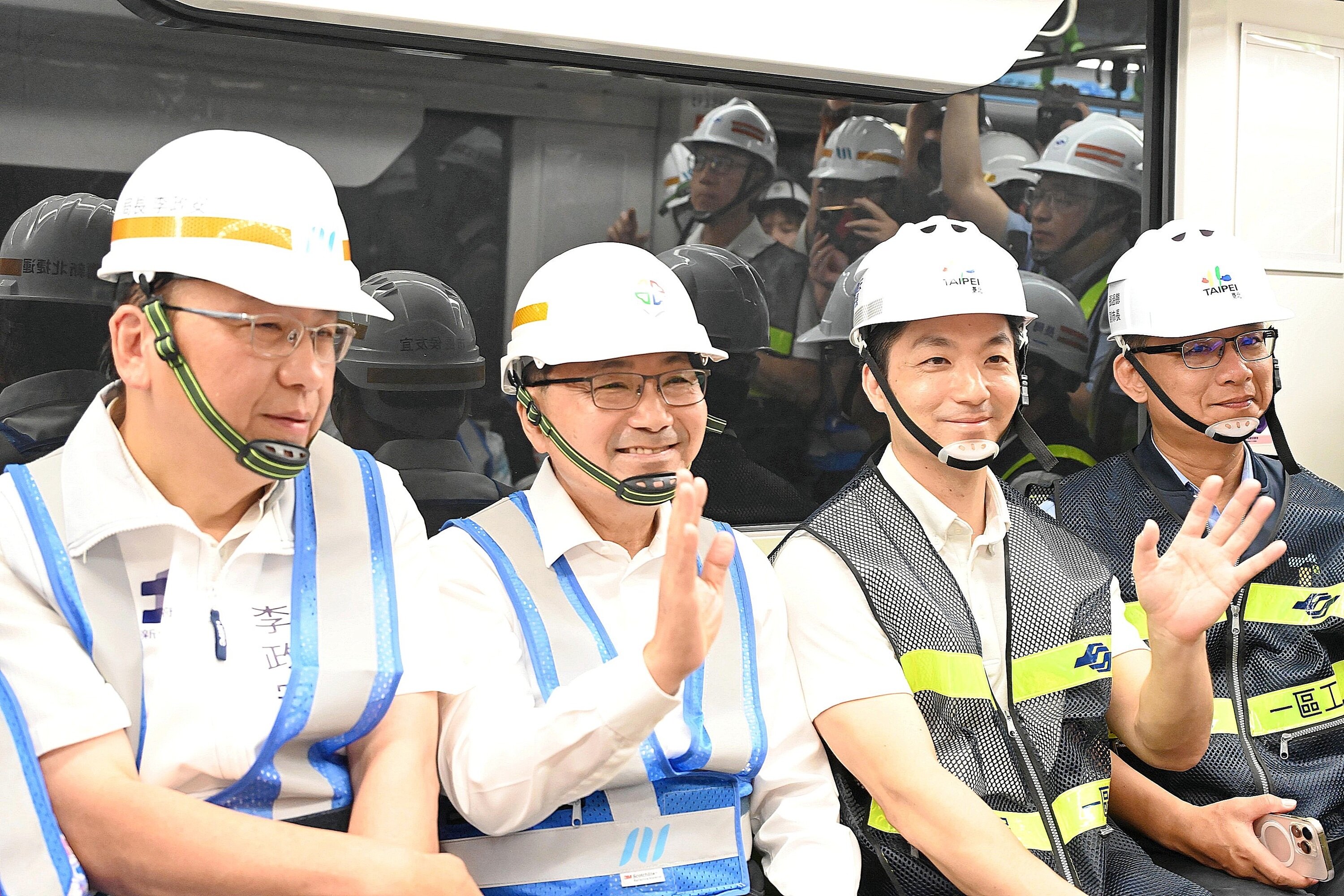 新北市長侯友宜與臺北市長蔣萬安同框，3日共同進行萬大中和線動態測試。圖／新北捷運局提供
