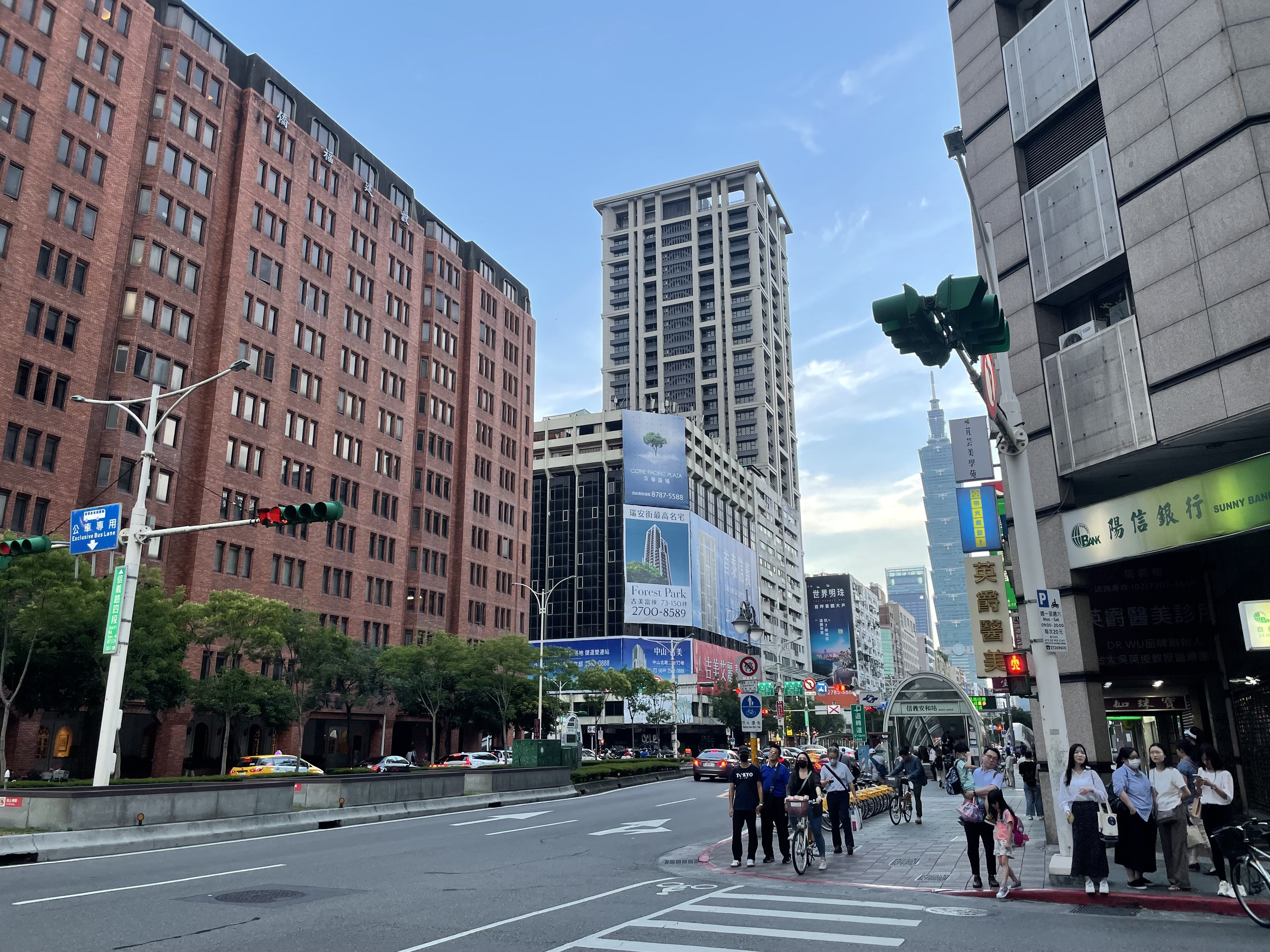 強颱巴威逼近! 北市建管處:民眾、商家、工地應完成防颱自主檢查。圖/5168實價登錄比價王資料照