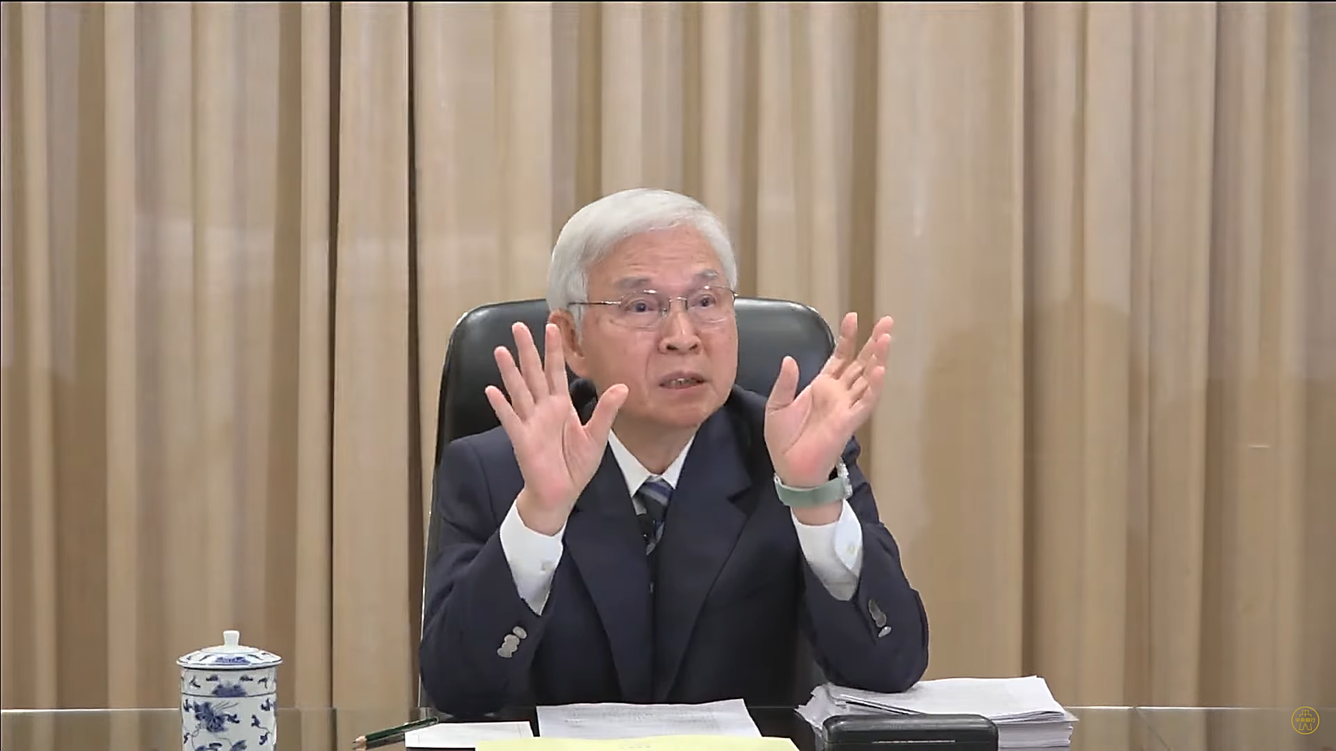 楊金龍9日首度明確回應,房市管制「不會永遠管制下去。」圖/央行直播資料照