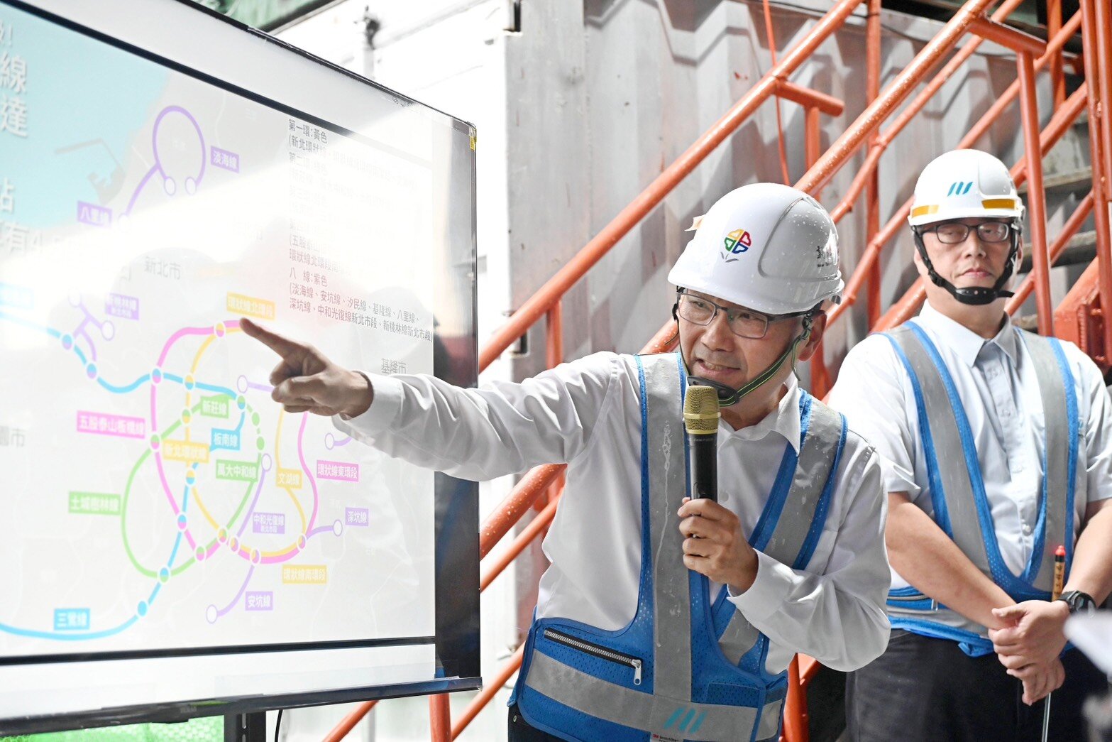 侯友宜視察捷運土城樹林線,宣布打造「四環八線」捷運路網。圖/新北市政府