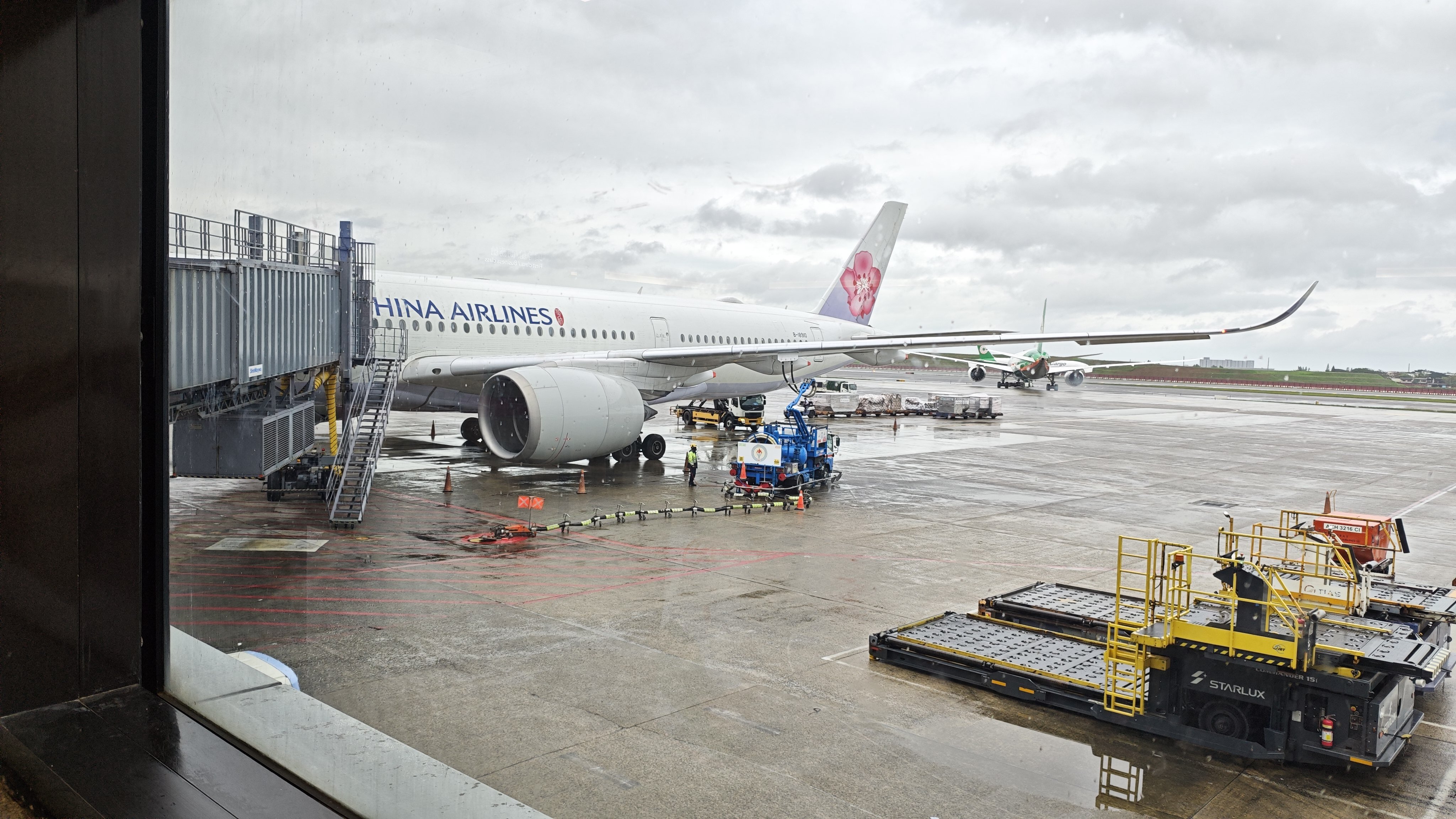 颱風薔琵逼近　旅客留意航班異動