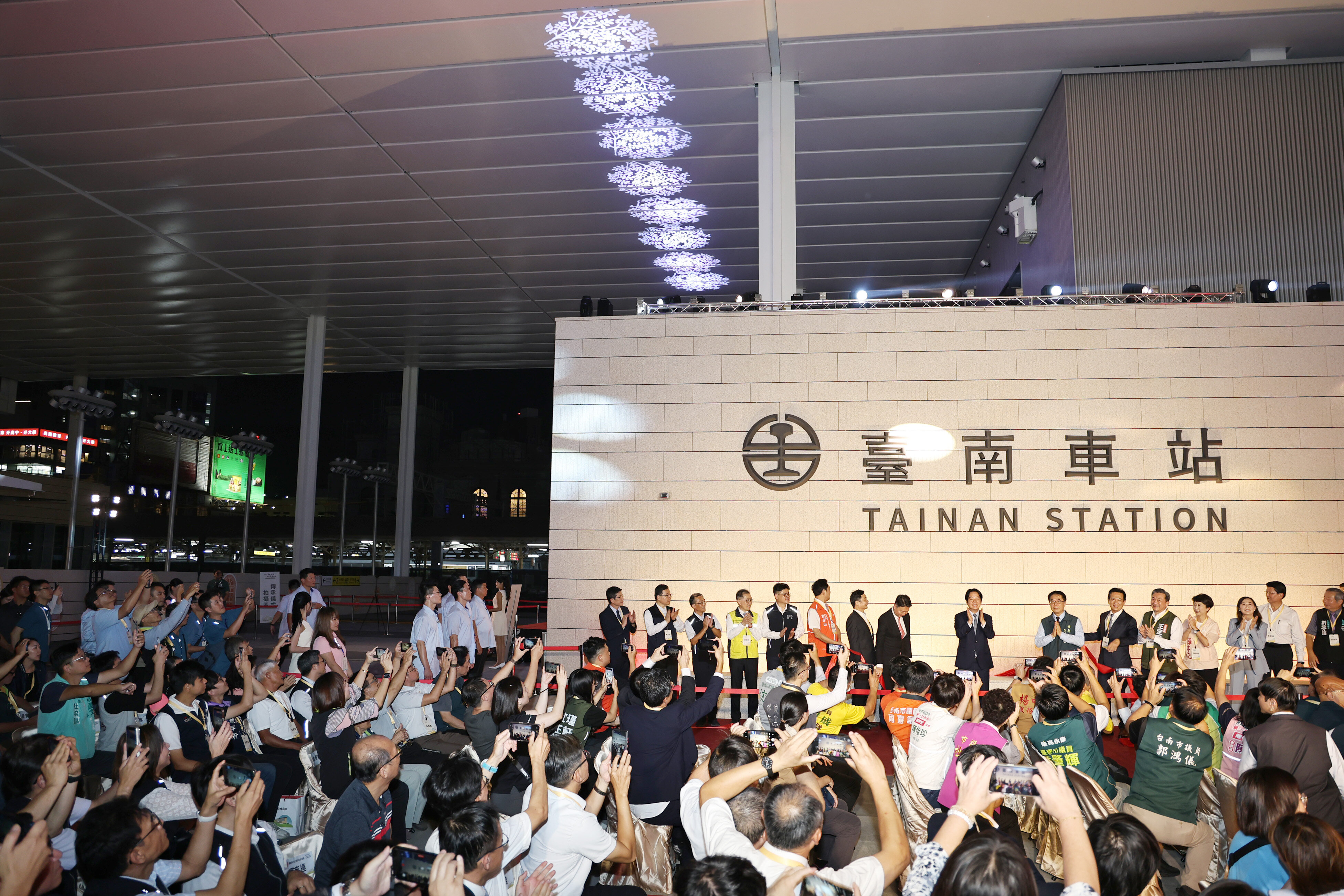 台南新車站正式亮相 串聯台鐵與未來捷運路網　預計10/18通車。圖／台南市政府提供
